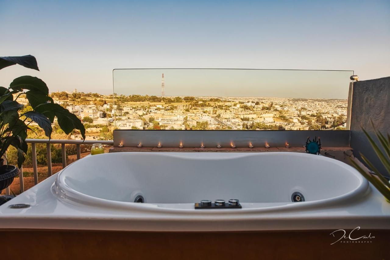Hill Top Luxury Penthouse At Valley Crest Naxxar Apartament