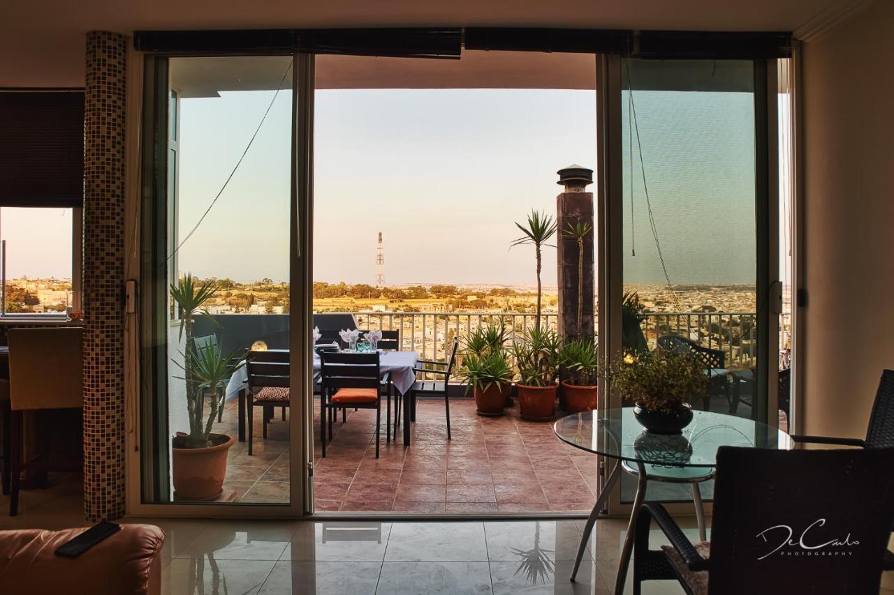 Hill Top Luxury Penthouse At Valley Crest Naxxar Apartament